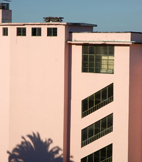 pink building valparaiso chile
